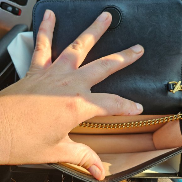 Gucci Marmont medium size shoulder bag(have box and authenticity tags) - Picture 6 of 8